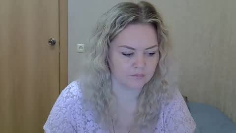 Snapshot of karennelsonx chatting on 05/09/26, 09:25 karennelsonx online show from 05/09/26, 09:25