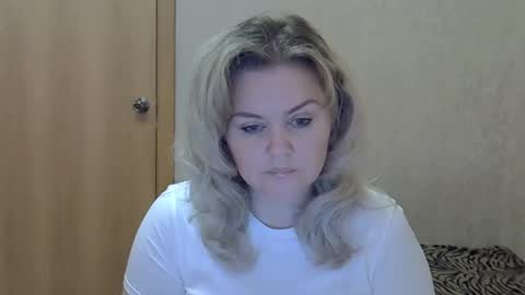 Snapshot of karennelsonx chatting on 05/11/26, 02:45 karennelsonx online show from 05/11/26, 02:45