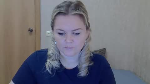 Snapshot of karennelsonx chatting on 05/13/26, 10:12 karennelsonx online show from 05/13/26, 10:12