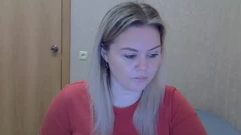 Snapshot of karennelsonx chatting on 05/19/26, 12:11 karennelsonx online show from 05/19/26, 12:11