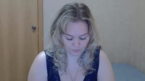 Snapshot of karennelsonx chatting on 05/20/26, 10:21 karennelsonx online show from 05/20/26, 10:21