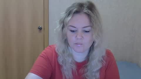 Snapshot of karennelsonx chatting on 05/26/26, 12:23 karennelsonx online show from 05/26/26, 12:23