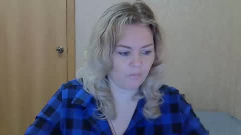 Snapshot of karennelsonx chatting on 05/28/26, 08:44 karennelsonx online show from 05/28/26, 08:44