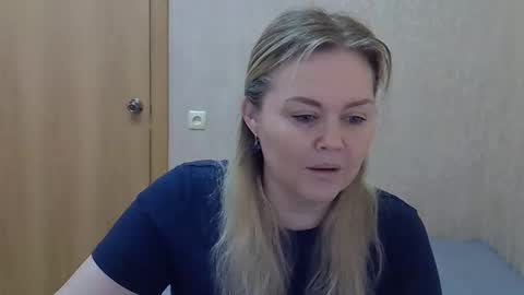 Snapshot of karennelsonx chatting on 05/30/26, 02:14 karennelsonx online show from 05/30/26, 02:14