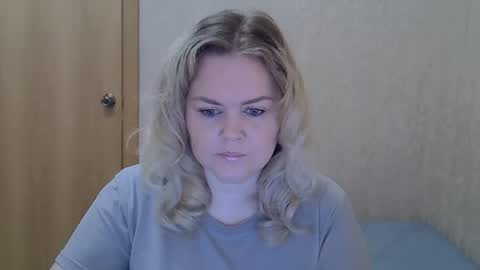 Snapshot of karennelsonx chatting on 06/04/26, 09:04 karennelsonx online show from 06/04/26, 09:04