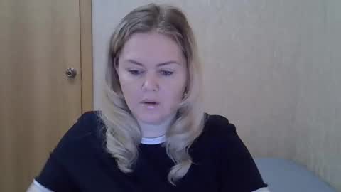 Snapshot of karennelsonx chatting on 06/05/26, 09:26 karennelsonx online show from 06/05/26, 09:26