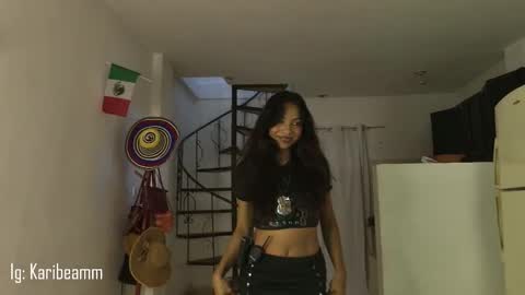 Snapshot of karibeam chatting on 10/26/25, 07:31 K online show from 10/26/25, 07:31