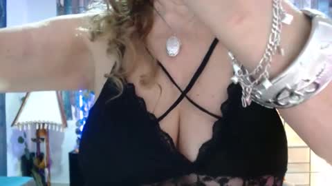 Snapshot of karima_sarabe chatting on 12/04/24, 01:36 karima_sarabe online show from 12/04/24, 01:36