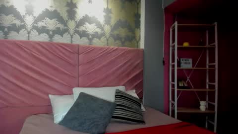 Karina online show from 11/28/25, 09:17