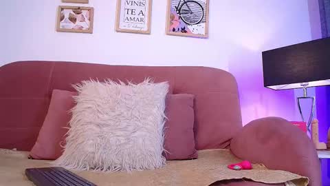 karina online show from 12/15/25, 06:56