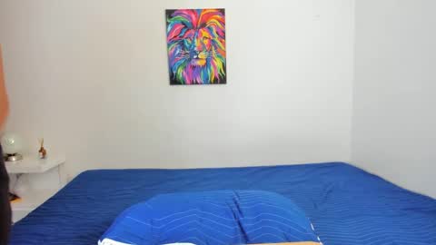 karina_lopez7 online show from 02/11/25, 08:10