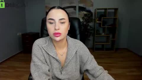 Karina Nolan online show from 11/19/25, 06:46