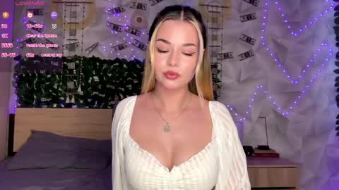 Snapshot of karina_vibe chatting on 05/08/26, 11:04 Karina online show from 05/08/26, 11:04