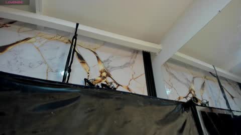 KarinaSimonz online show from 12/19/25, 09:00