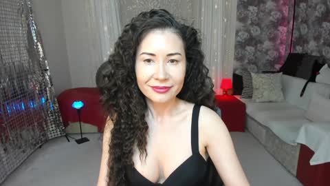 Snapshot of karinasweeety chatting on 12/26/24, 12:27 KarinaSweeety online show from 12/26/24, 12:27