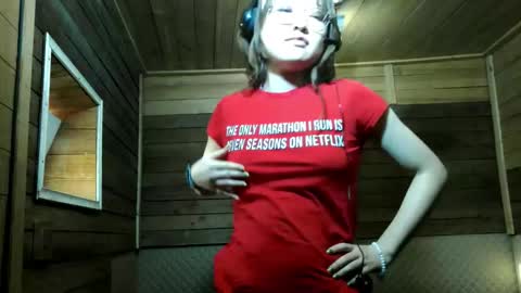 Elisa online show from 11/29/25, 03:42