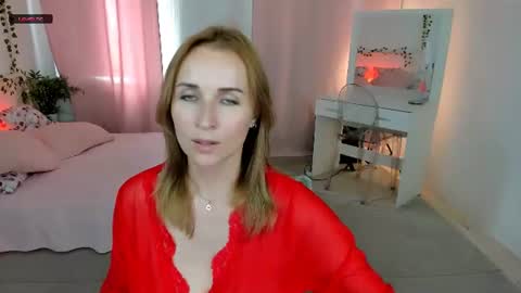 Snapshot of karinella_x chatting on 07/03/26, 12:00 Karina online show from 07/03/26, 12:00