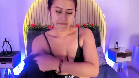 Snapshot of karla_gonzaless chatting on 01/25/25, 12:48 Karla Gonzaless online show from 01/25/25, 12:48