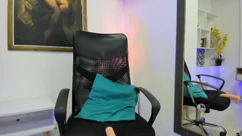 Snapshot of karla_gonzaless chatting on 10/03/25, 10:01 Karla Gonzaless online show from 10/03/25, 10:01