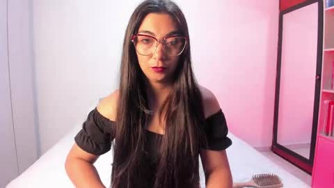 Karla  online show from 06/05/26, 10:43