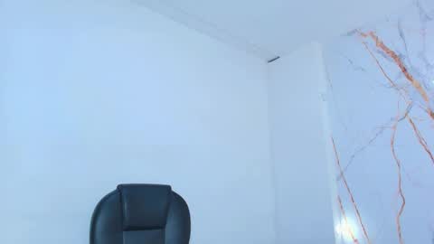 karla_hilton1 online show from 11/19/25, 10:59