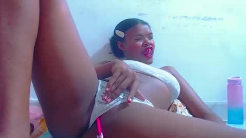 karla latina 28 online show from 09/18/25, 10:23