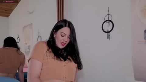 Snapshot of karla_valk1 chatting on 09/29/25, 01:16 karla online show from 09/29/25, 01:16