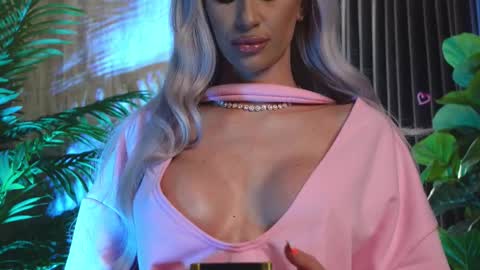 KarlaBart online show from 10/13/25, 07:58