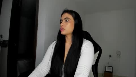 karlavx_01 online show from 10/12/25, 01:04