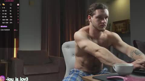 Karlos and Louis online show from 10/30/25, 04:14