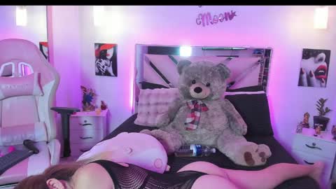 Snapshot of karly_moonn chatting on 04/20/26, 10:55 Karly Moonns online show from 04/20/26, 10:55