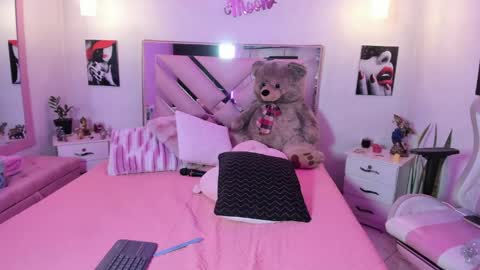 Snapshot of karly_moonn chatting on 05/23/26, 10:03 Karly Moonns online show from 05/23/26, 10:03