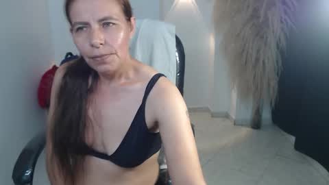 KARLYE online show from 01/08/26, 03:53