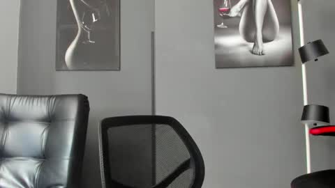   online show from 11/24/25, 05:45