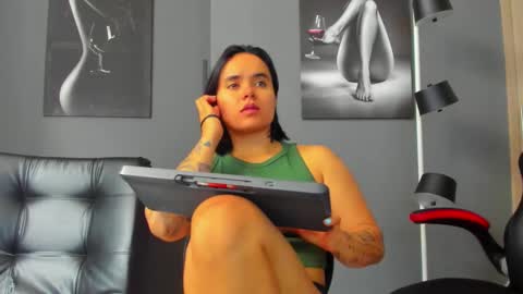   online show from 12/22/25, 03:53