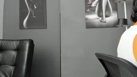   online show from 04/11/26, 04:33