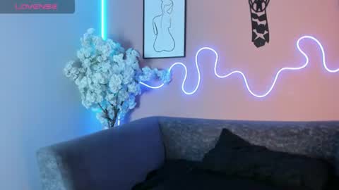 karo_linee online show from 06/30/26, 12:06