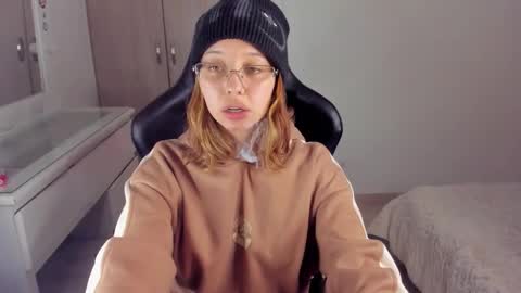 Karo online show from 12/14/25, 03:23