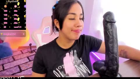 Snapshot of karol_ivonne chatting on 12/04/24, 07:45 karol online show from 12/04/24, 07:45