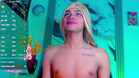 Snapshot of karol_vanessa__ chatting on 05/27/26, 11:29 karol Vanessa online show from 05/27/26, 11:29