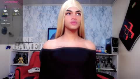 Snapshot of karol_vanessa__ chatting on 06/01/26, 11:23 karol Vanessa online show from 06/01/26, 11:23