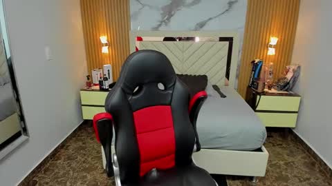 Karol and Luna online show from 10/27/25, 07:51