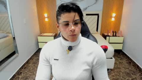 Snapshot of karolandluna chatting on 05/12/26, 07:55 Karol and Luna online show from 05/12/26, 07:55