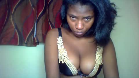 Snapshot of karoliee chatting on 06/16/26, 09:23 karoliee online show from 06/16/26, 09:23