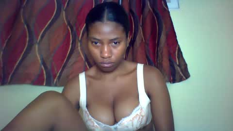 Snapshot of karoliee chatting on 06/18/26, 09:14 karoliee online show from 06/18/26, 09:14