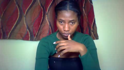Snapshot of karoliee chatting on 06/20/26, 08:50 karoliee online show from 06/20/26, 08:50