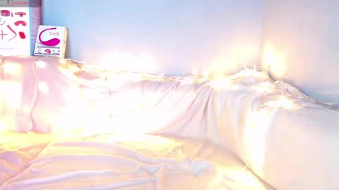 Snapshot of karolina_hottie_ chatting on 01/10/25, 08:18 Kira online show from 01/10/25, 08:18