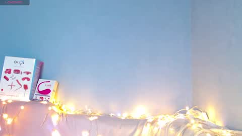 Snapshot of karolina_hottie_ chatting on 01/30/25, 06:24 Kira online show from 01/30/25, 06:24