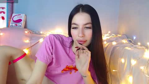 Snapshot of karolina_hottie_ chatting on 02/05/25, 04:06 Kira online show from 02/05/25, 04:06