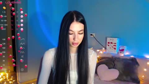 Snapshot of karolina_hottie_ chatting on 09/09/25, 02:22 Kira online show from 09/09/25, 02:22
